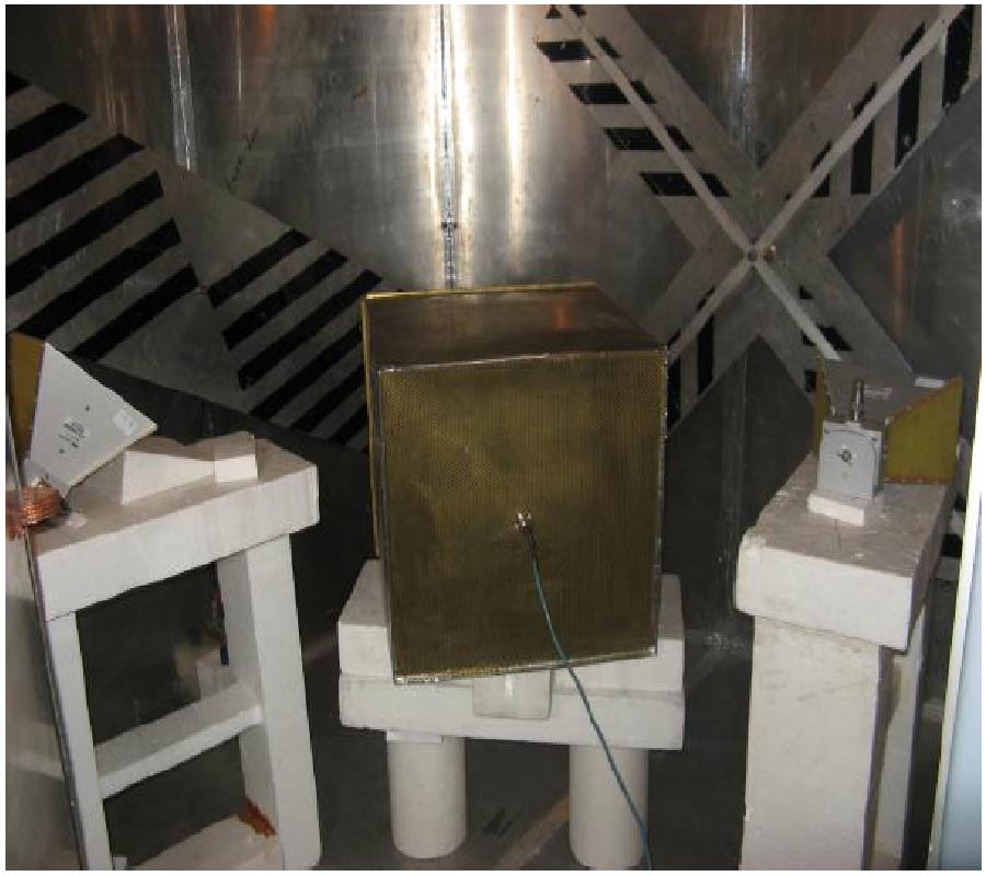 ESTIMATE OF THE SHIELDING EFFECTIVENESS OF AN ELECTRICALLY LARGE ENCLOSURE MADE WITH PIERCED METALLIC PLATE IN A WELL-STIRRED REVERBERATION CHAMBER