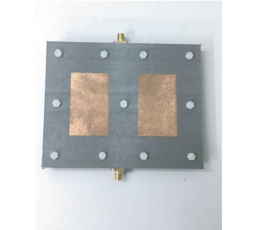 SMALL TRANSMIT-RECEIVE FREQUENCY SPACE FILTERING DUPLEX PATCH ANTENNA ARRAY WITH HIGH ISOLATION