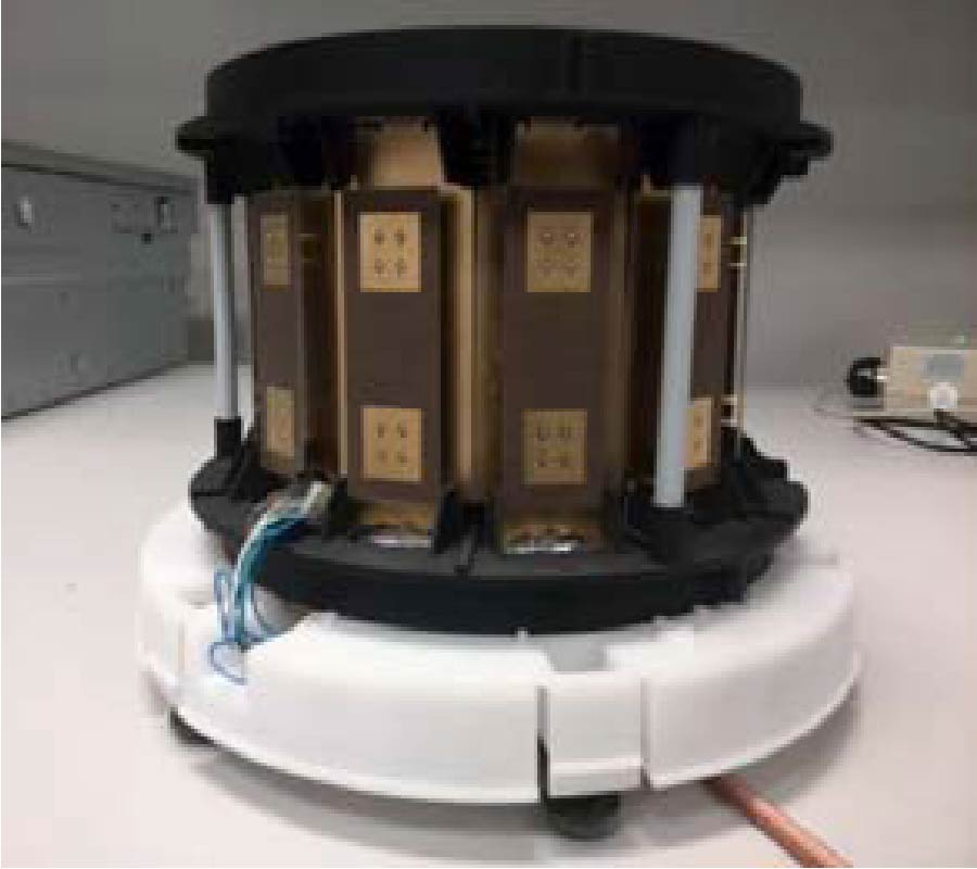 ELECTRICALLY RECONFIGURABLE RADIAL WAVEGUIDES AND THEIR POTENTIAL APPLICATIONS IN COMMUNICATIONS AND RADARS SYSTEMS
