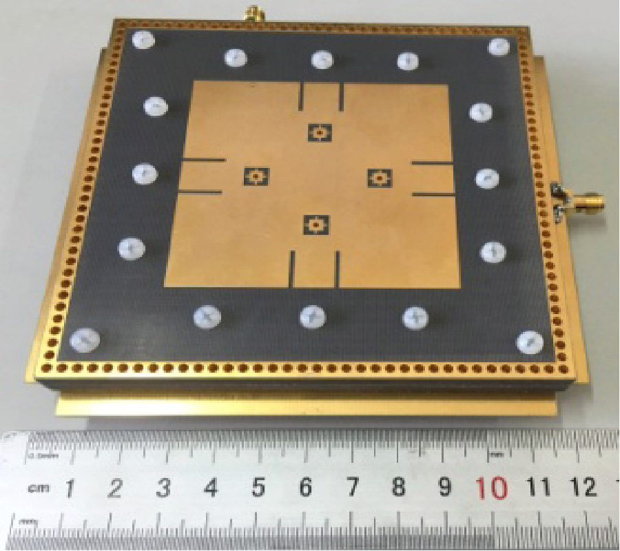 STACKED-PATCH DUAL-BAND & DUAL-POLARIZED ANTENNA WITH BROADBAND BALUNS FOR WIMAX & WLAN APPLICATIONS