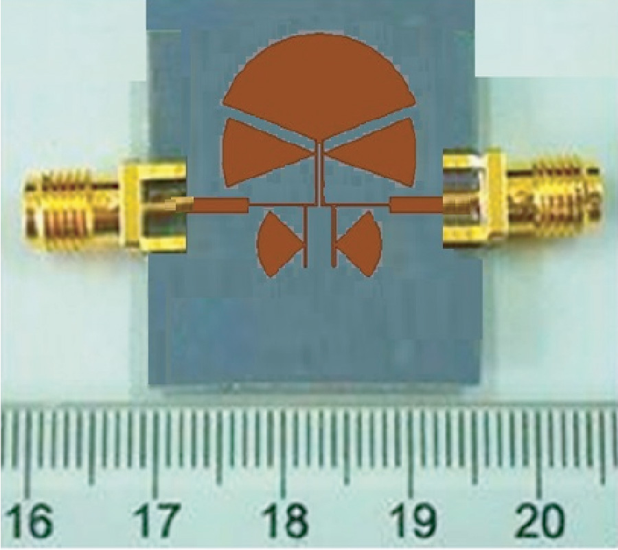 COMPACT MICROSTRIP LOWPASS FILTER WITH ULTRA-WIDE STOPBAND PERFORMANCE USING RADIAL STUB LOADED RESONATORS