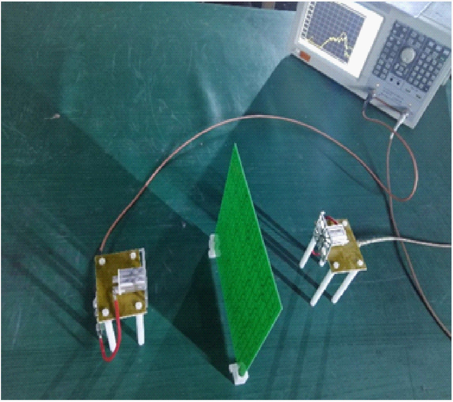 A NOVEL DUAL-PASSBAND NET-SHAPED FSS STRUCTURE USED FOR MIMO ANTENNAS