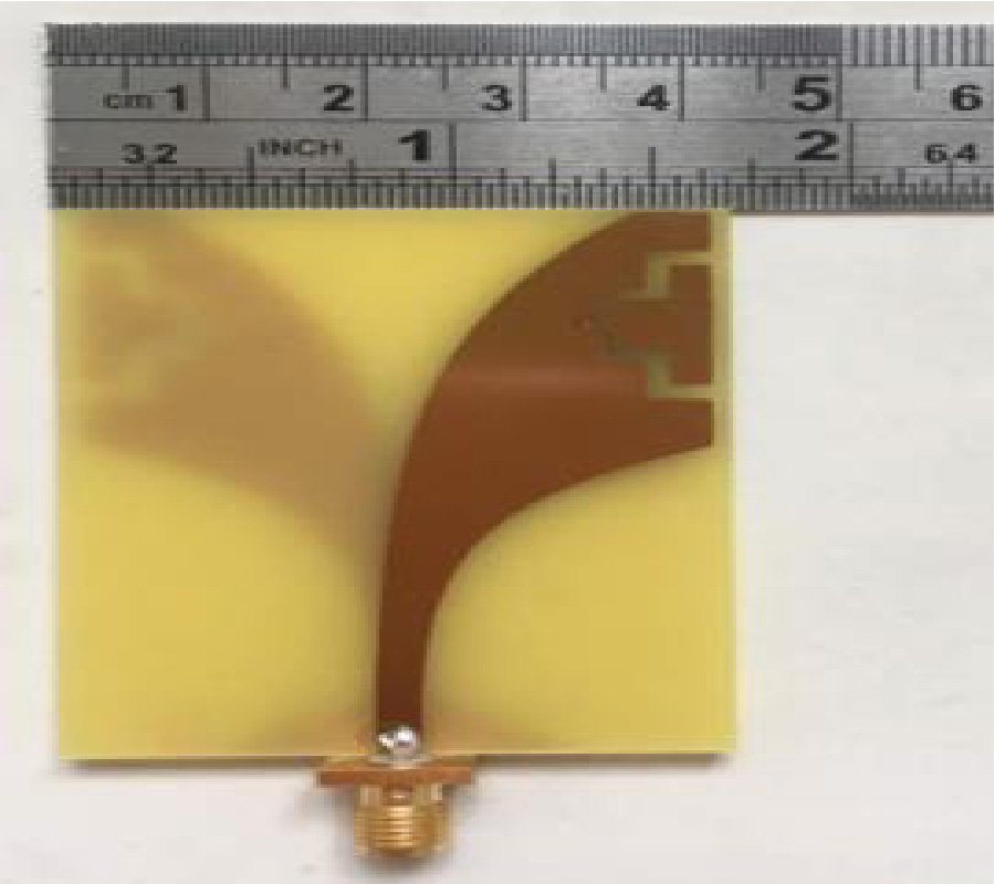 A SLOTTED UWB ANTIPODAL VIVALDI ANTENNA FOR MICROWAVE IMAGING APPLICATIONS