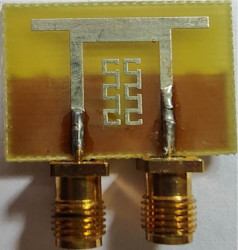 SRA-DGS-NL Based Decoupling Scheme for MIMO Antenna