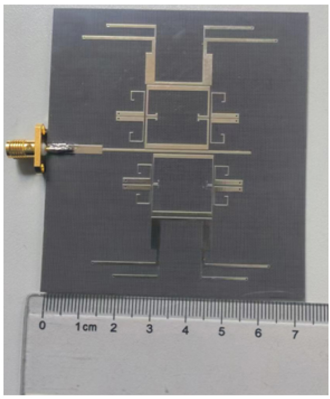 Differential Filtering Quad-band Antenna Based on Enhanced Folded-dipole